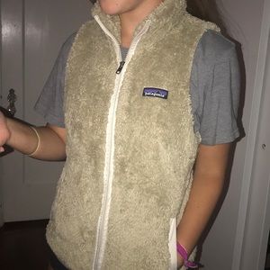khaki patagonia vest
